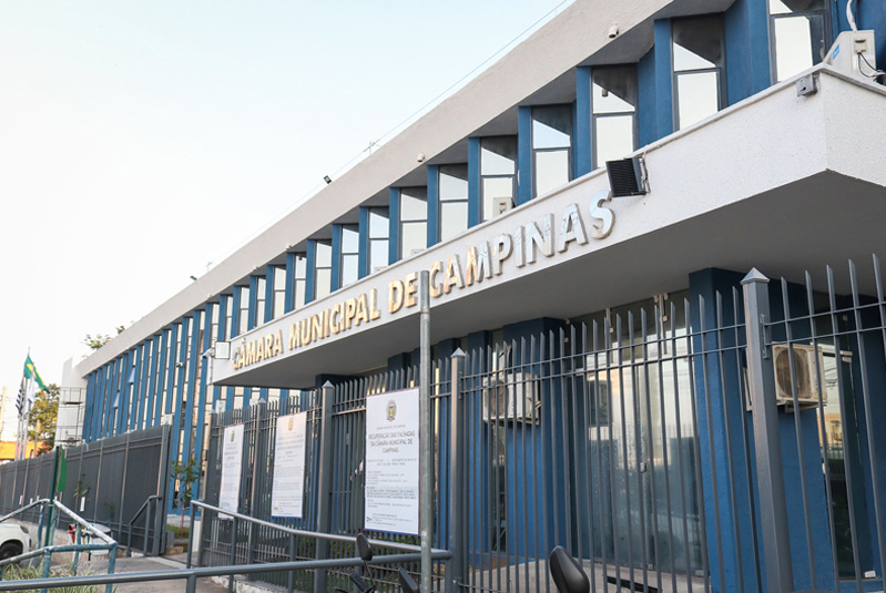 Câmara estará fechada nesta sexta-feira (15), feriado de Proclamação da República, e reabrirá na segunda (18)