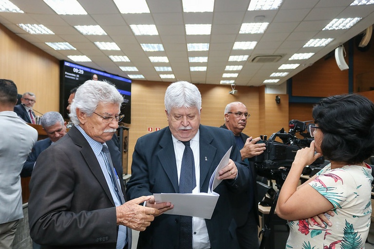 Em definitivo, Câmara vota proposição para que Vigilância Sanitária passe a fiscalizar cumprimento da lei que obriga apresentação de caderneta de vacinação no ato da matrícula escolar