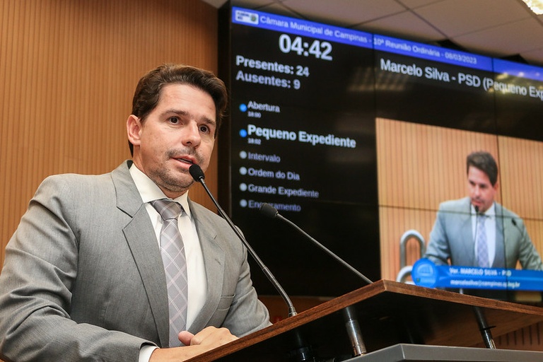 Marcelo Silva protocola Projeto de Lei  que  cria o cartão para material escolar a alunos da Rede Municipal de Ensino