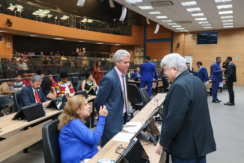 Na primeira Reunião Ordinária após as eleições, vereadores destacam importância da democracia