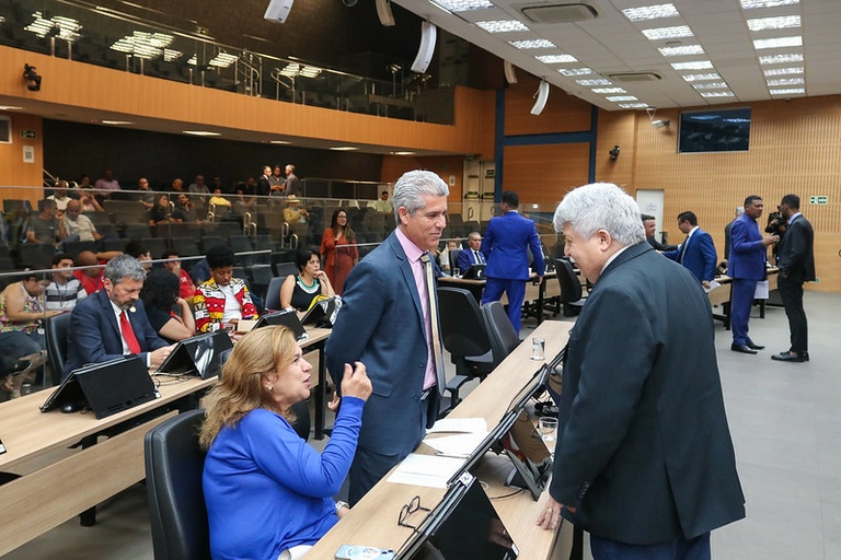 Na primeira Reunião Ordinária após as eleições, vereadores destacam importância da democracia