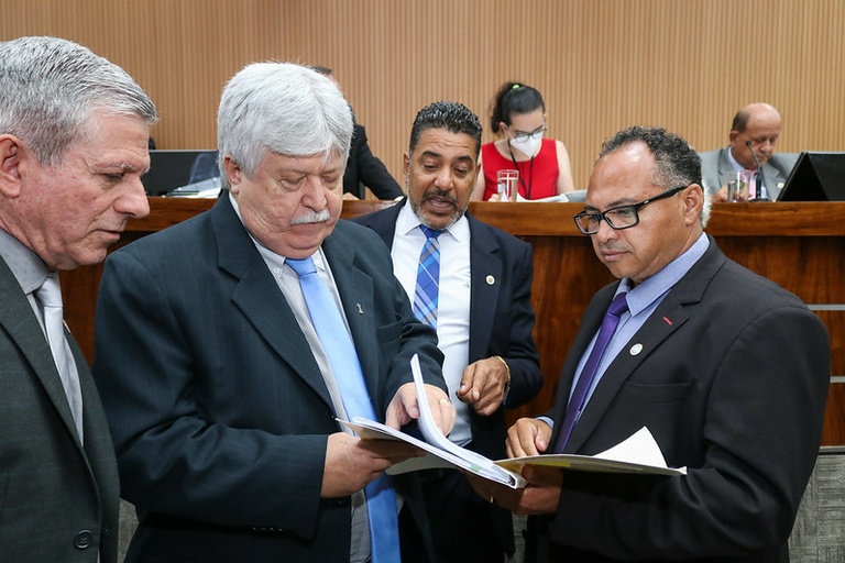 Vereadores aprovam, em votação inicial, Projeto de Lei para que banheiros de uso público sejam disponibilizados em praças e locais de atividades esportivas e culturais