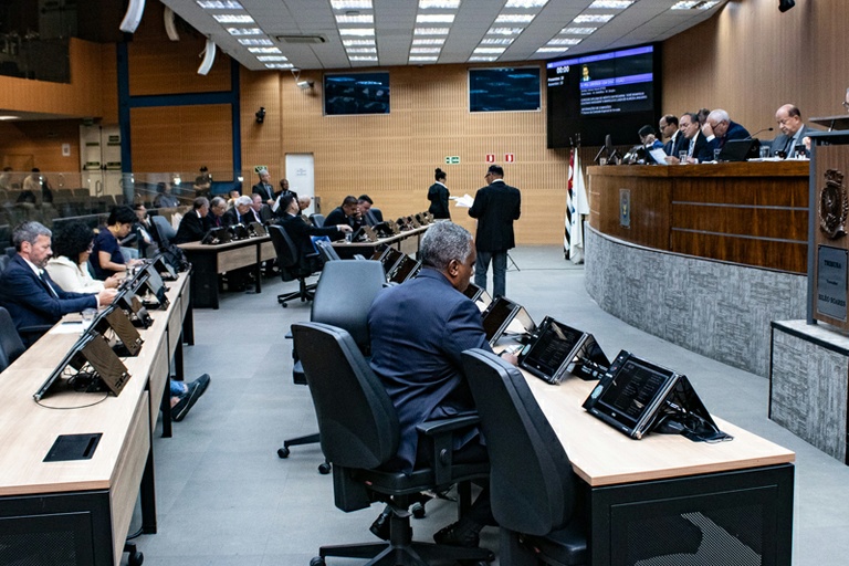 Em turno único, Câmara analisa e vota sete projetos na segunda-feira (30)  