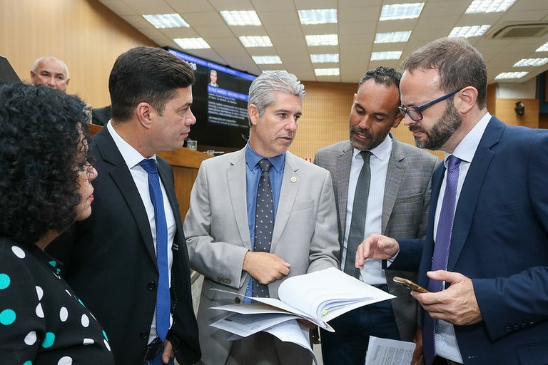 Câmara vota projeto que obriga criação de salas sensoriais nas unidades de saúde para atender pessoas diagnosticadas com Transtorno do Espectro Autista 