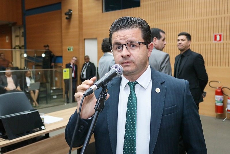 Filipe Marchesi propõe isenção de taxa de remoção de lixo para templos religiosos 