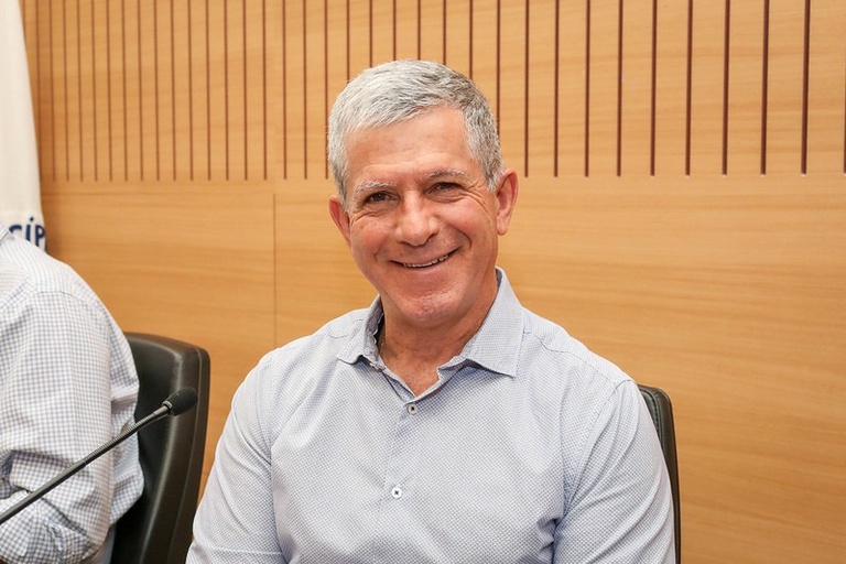 Paulo Haddad presta homenagem a delegado e oficial da Polícia Militar