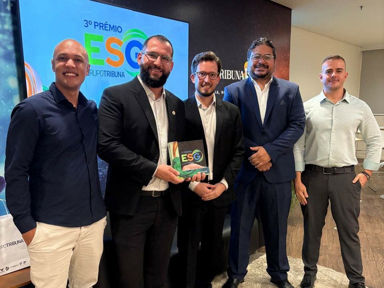 Projeto de Transparência Pública e Controle Social da Câmara vence a 3ª Edição do Prêmio ESG Grupo Tribuna na categoria voto popular 