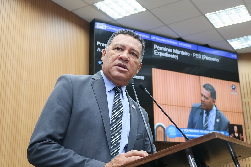 Projeto protocolado por Permíno Monteiro desobriga entregadores de entrarem em áreas comuns de condomínios 