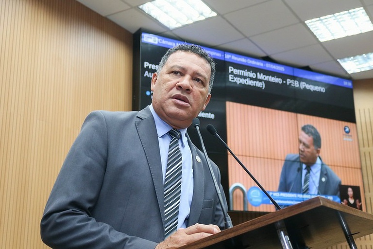 Projeto protocolado por Permíno Monteiro desobriga entregadores de entrarem em áreas comuns de condomínios 