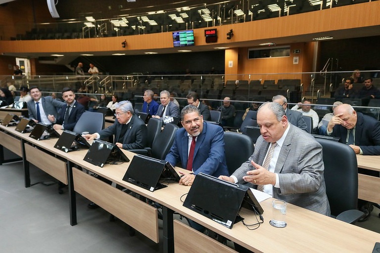  Câmara vota projeto que obriga transparência na exibição de preços de combustíveis