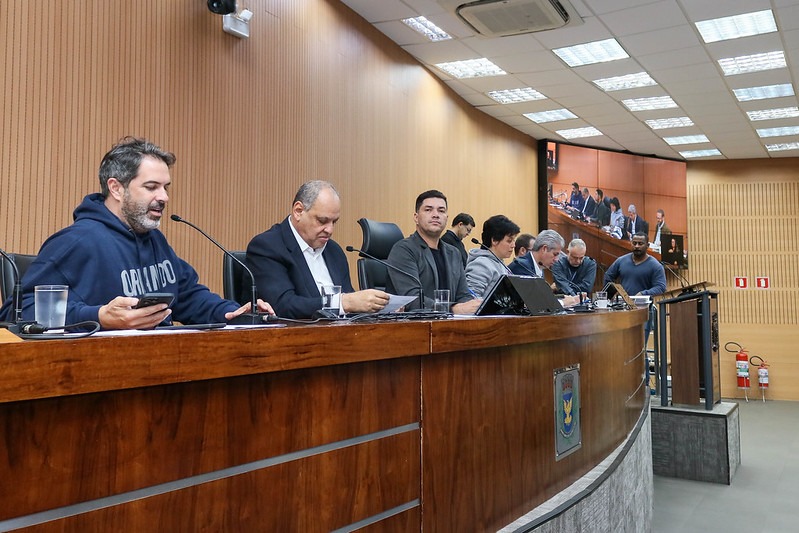 Comissão de Constituição e Legalidade analisa PL que obriga agendamento de atendimentos por empresas prestadoras de serviços