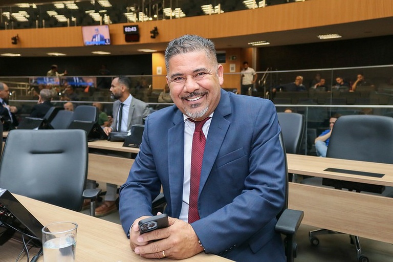 Marrom Cunha homenageia atletas do judô e da capoeira e associação filantrópica cultural
