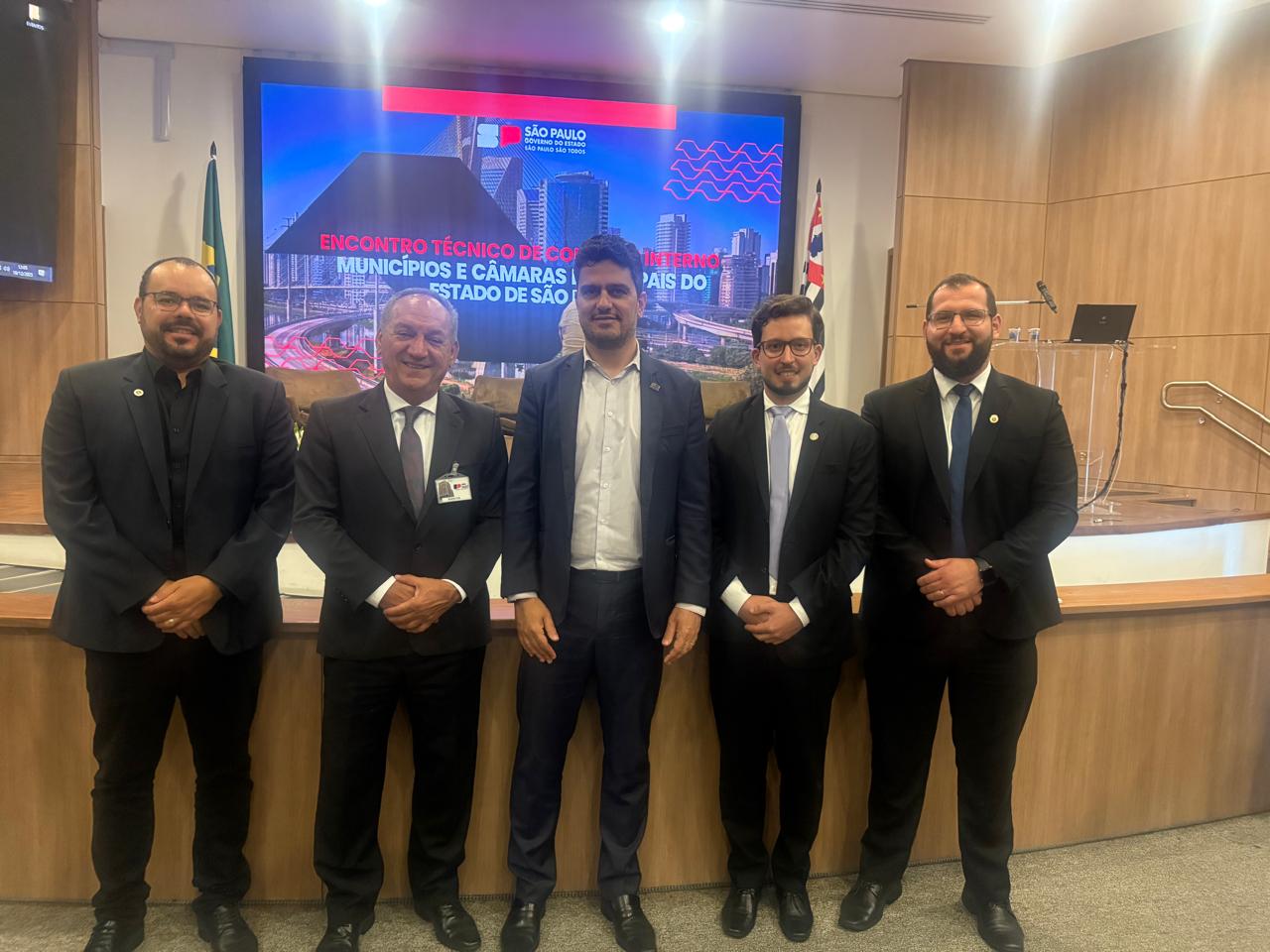 Câmara participa de encontro em São Paulo com foco no fortalecimento e integração das unidades de controle interno 