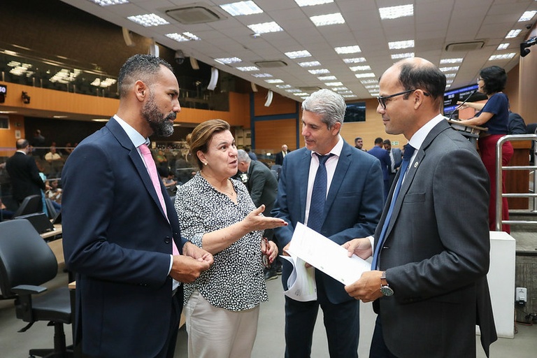 Em análise inicial, vereadores aprovam Programa Farmácia Solidária, para recolher doações de medicamentos e encaminhar a necessitados