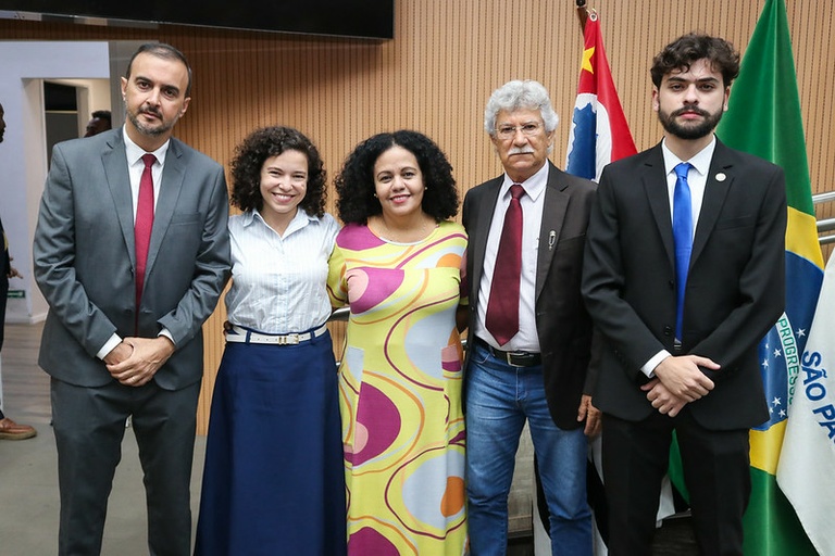 Presidida por Guida Calixto, Comissão Especial de Estudos do Fim da Escala 6 x 1 tem integrantes definidos