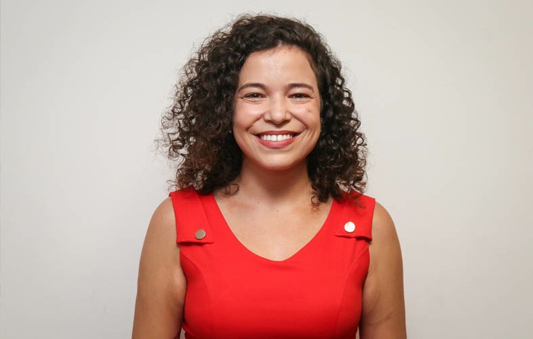 Fernanda Souto protocola projeto de lei que impede reajuste de tarifas de ônibus sem a realização de audiência pública