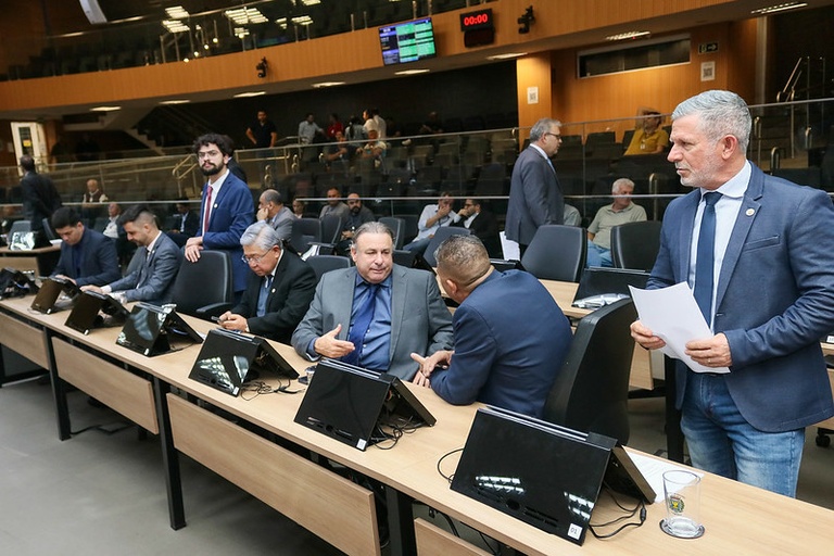 Câmara vota diretrizes orçamentárias de 2026, planos de cargos da Rede Mário Gatti e reestruturação administrativa da Fumec