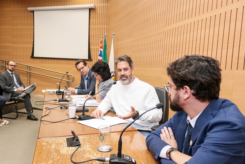 Comissão Processante que apura eventual prática de infração cometida por Vini Oliveira faz última reunião para votar relatório final nesta sexta (27)