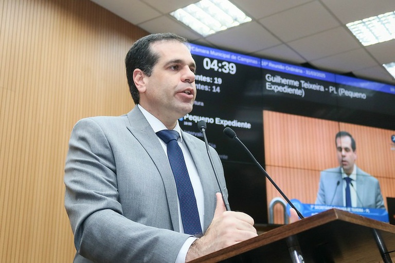 Guilherme Teixeira protocola projeto que institui Política Permanente de Prevenção à Obesidade Infantil nas Escolas Públicas