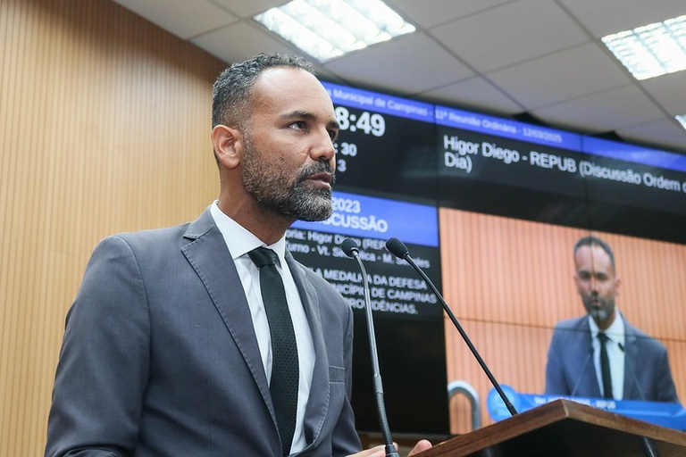 Higor Diego concede Diploma de Mérito Empresarial a proprietário da empresa que detém o título de melhor gin do mundo dentro da Campinas Innovation Week