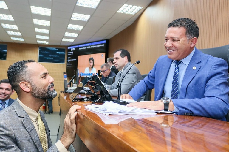 Projeto protocolado por Higor Diego e Perminio Monteiro garante alimentação escolar no período de férias 