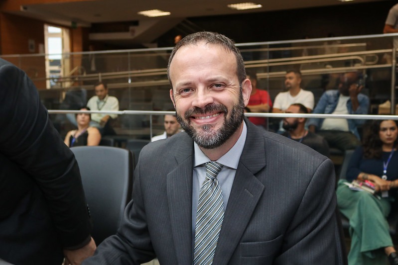 Wagner Romão solicita informações da Prefeitura sobre eventual atraso em licitação de nova unidade do CAPS