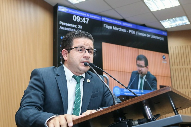 PL de Filipe Marchesi autoriza a Prefeitura a implantar semáforos inteligentes com uso de Inteligência Artificial e tecnologia avançada de sensores