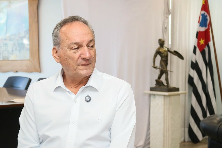 Por indicação da Mesa da Câmara, Luiz Rossini entrega Medalha Carlos Gomes ao MIS em comemoração ao aniversário de 50 anos