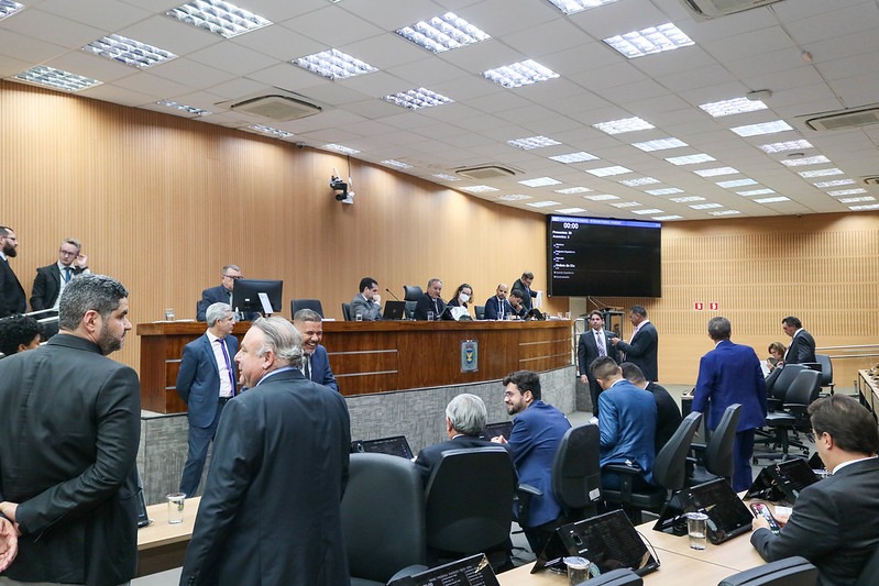 Requerimento de vereadores solicita reuniões extraordinárias nesta quinta (8) para votar subsídios de dirigentes de autarquias 