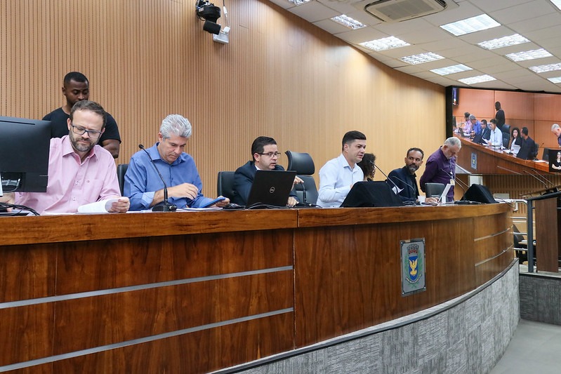 Comissão de Constituição e Legalidade analisa projeto que prevê a destinação de 20% da frota do transporte público coletivo exclusivamente para mulheres 