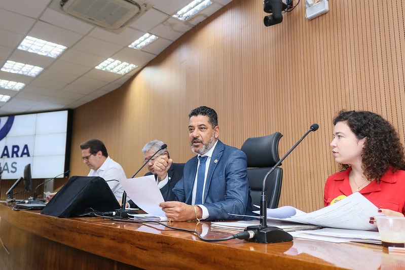 Comissão de Finanças e Orçamento analisa parecer sobre projeto que institui programa de ocupação de praças da cidade