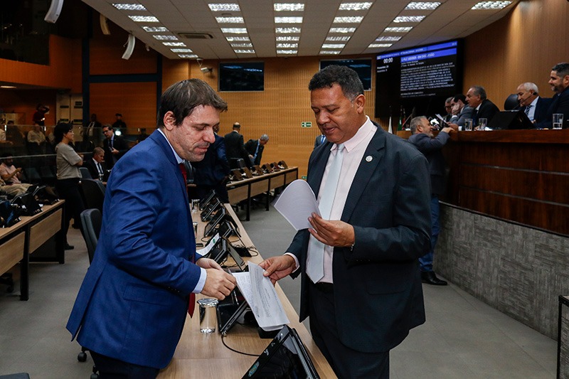 Hebert Ganem e Permínio Monteiro apresentam Projeto de Lei que institui o Programa Adote um ParCão em Campinas