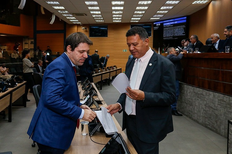 Hebert Ganem e Permínio Monteiro apresentam Projeto de Lei que institui o Programa Adote um ParCão em Campinas