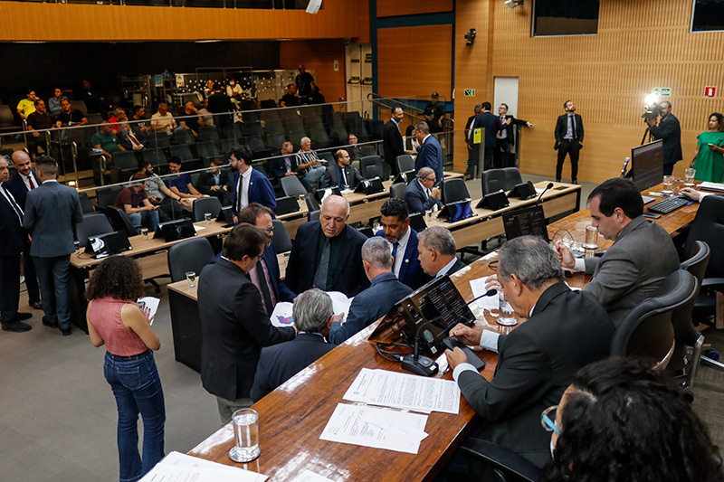 Vereadores aprovam em primeira votação atualização de taxas do poder de polícia administrativa 