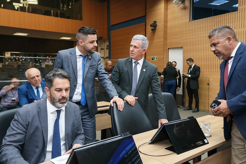 Câmara vota Plano Plurianual 2026–2029 e projeto que obriga transparência dos preços de combustíveis nos postos