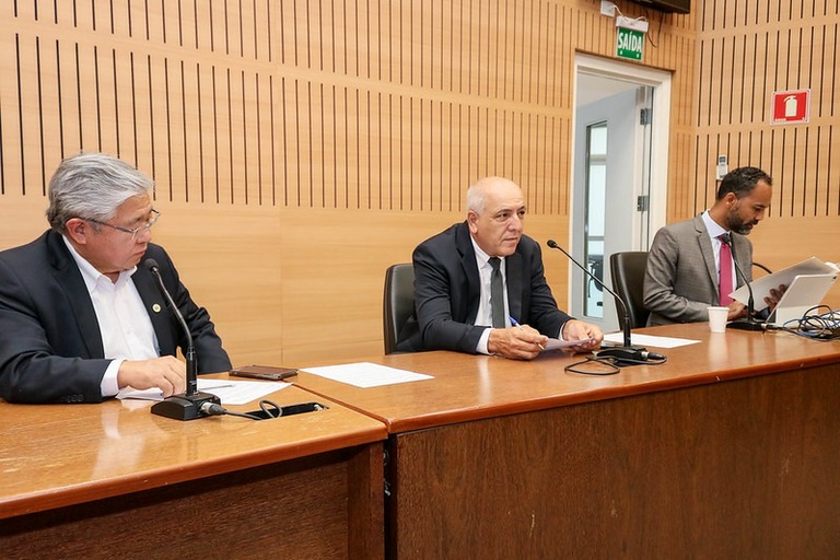  Comissão de Administração Pública vota parecer de projeto que garante distribuição gratuita de dispositivos de monitoramento de glicose para crianças com diabetes tipo 1