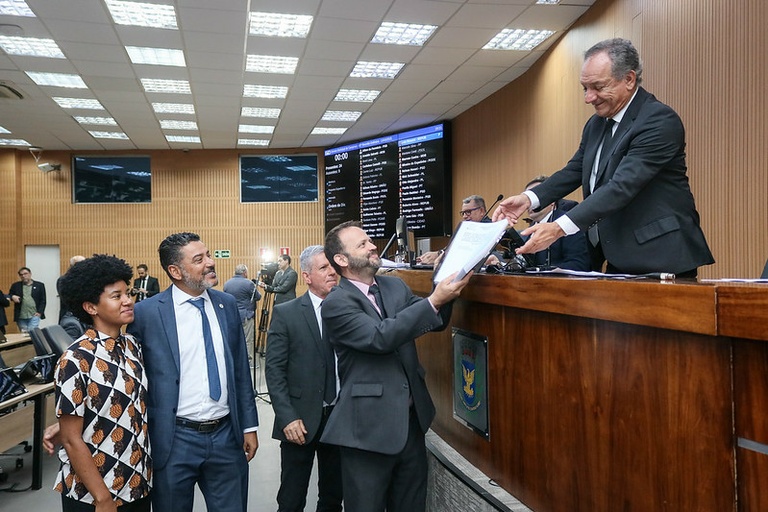 Comissão Especial entrega relatório final e propõe a criação do Sistema Municipal de Cinema 