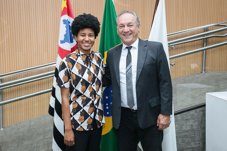 Em referência ao Dia do Professor, Câmara presta homenagem a destaques na área da educação 