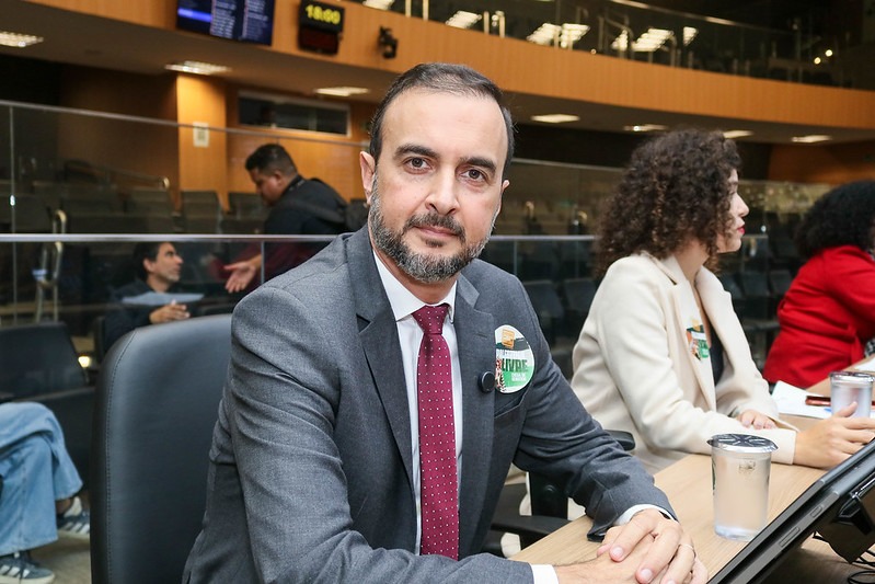 Gustavo Petta homenageia diretor do CNPEM com Título de Cidadão Campineiro