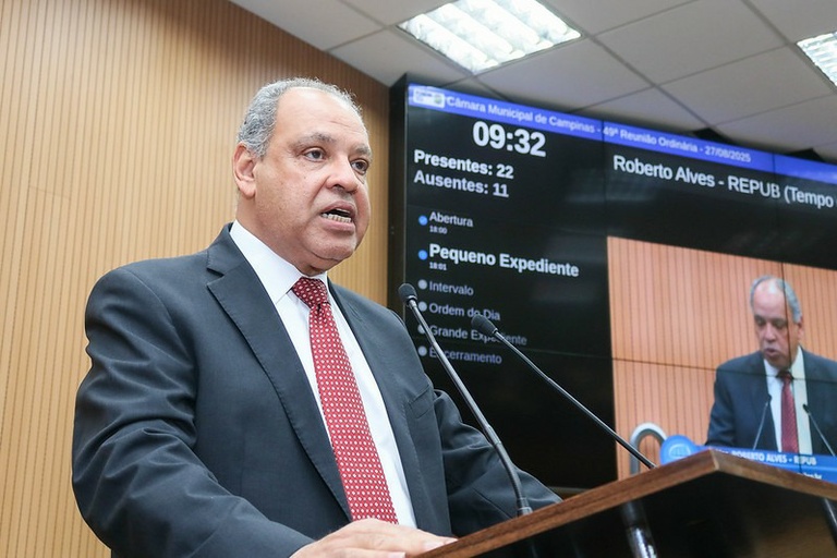 PL de Roberto Alves determina ampliação de pontos de recarga para veículos elétricos em shoppings
