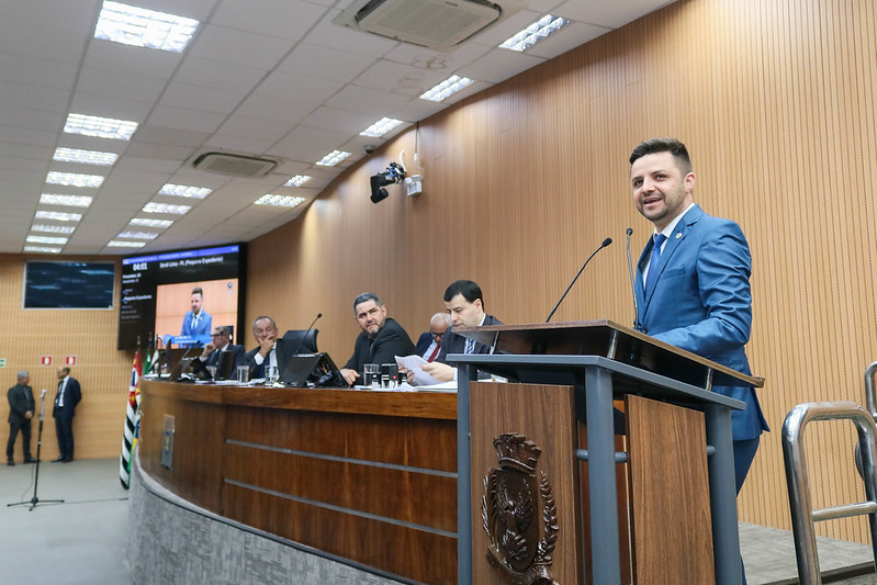  Vereadores aprovam projeto que obriga transparência na exibição de preços de combustíveis