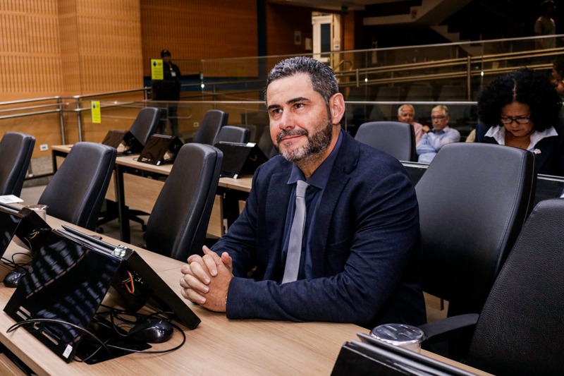 Dr. Yanko presta homenagem a Escola de Educação Infantil Abelhinha e a Associação Esportiva Athletico Unidos
