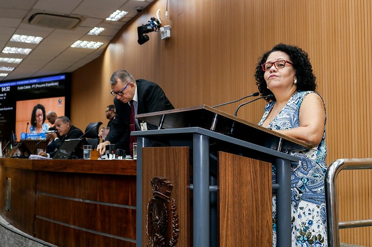 Guida Calixto promove debate público sobre o combate à violência política de gênero 