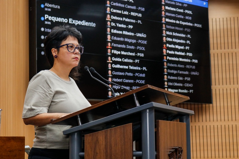 Mariana Conti protocola pacote de medidas voltadas ao combate à violência contra a mulher
