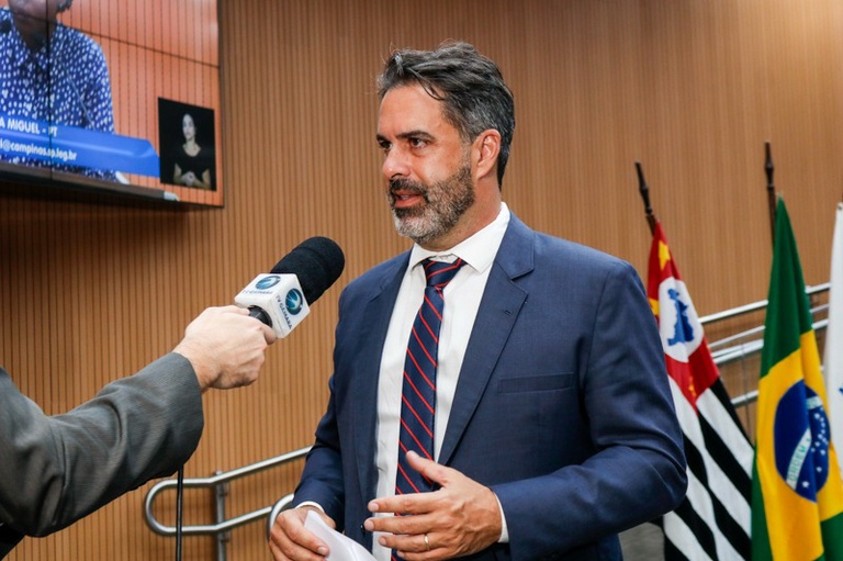 PL de Nelson Hossri cria o Escudo Feminino; programa prevê apoio psicológico, defesa pessoal e acesso excepcional a armas de fogo para mulheres em situação de risco