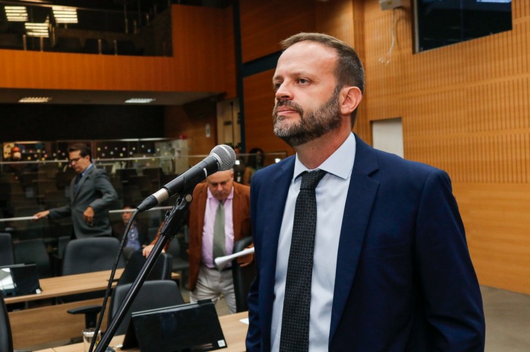 Wagner Romão presta homenagem a mulheres que contribuíram para a construção de uma sociedade justa e igualitária
