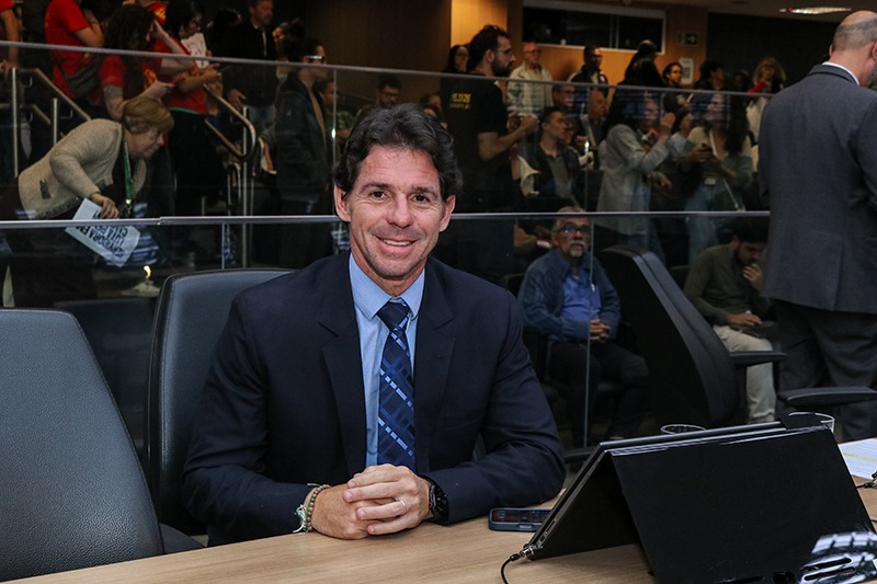 Câmara concede Diploma de Mérito Jurídico a advogados com trajetória dedicada ao Direito