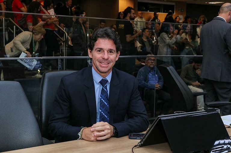 Câmara concede Diploma de Mérito Jurídico a advogados com trajetória dedicada ao Direito