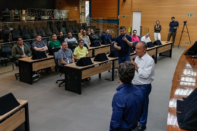 Câmara presta homenagem aos servidores pais  