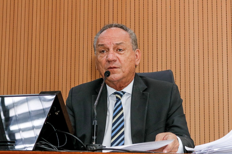 Luiz Rossini concede Diploma de Mérito Jurídico ao Tribunal Regional do Trabalho da 15ª Região pelo aniversário de 40 anos